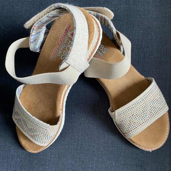 BOBS from Sketchers Wedge Sandals Tan Size 9W EXCELLENT Condition - Picture 6 of 7